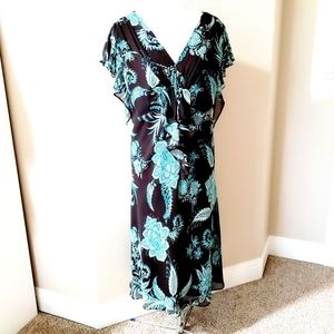 Blue Floral Pattern Dress w/ Split Sleeves